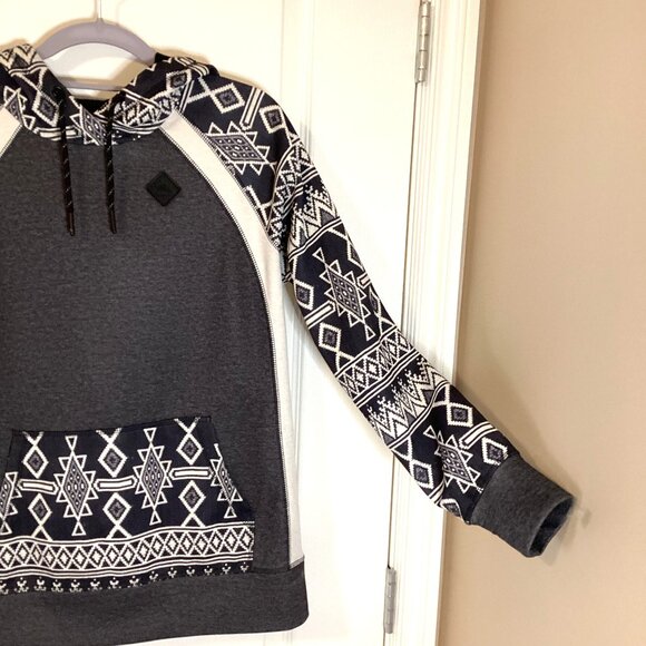 Burton Women's Hoodie Pullover Size S Kangaroo Pocket Black White Aztec Print - Picture 2 of 9